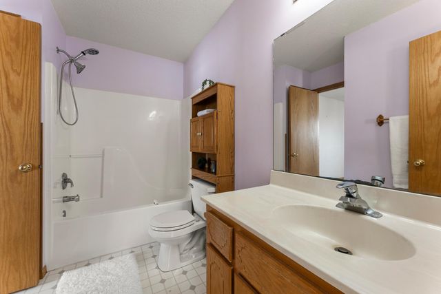 766 Joes Lake Road SE, Cambridge, MN 55008