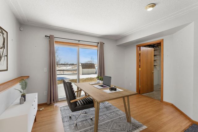 766 Joes Lake Road SE, Cambridge, MN 55008