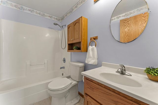 766 Joes Lake Road SE, Cambridge, MN 55008