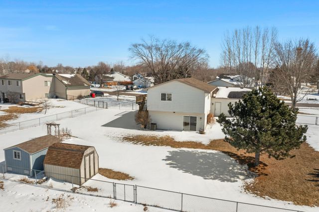 766 Joes Lake Road SE, Cambridge, MN 55008