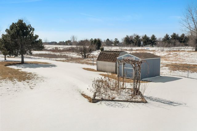 766 Joes Lake Road SE, Cambridge, MN 55008