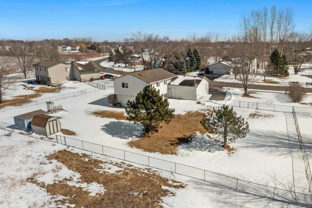 766 Joes Lake Road SE, Cambridge, MN 55008