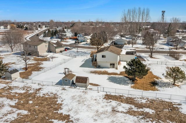 766 Joes Lake Road SE, Cambridge, MN 55008