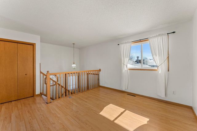 766 Joes Lake Road SE, Cambridge, MN 55008