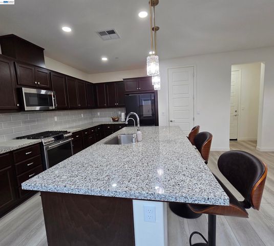 5390 Shenandoah Valley Ln A, Antioch, CA 94531