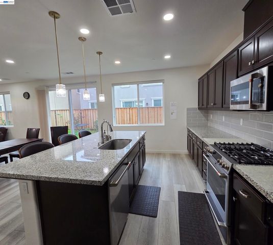 5390 Shenandoah Valley Ln A, Antioch, CA 94531