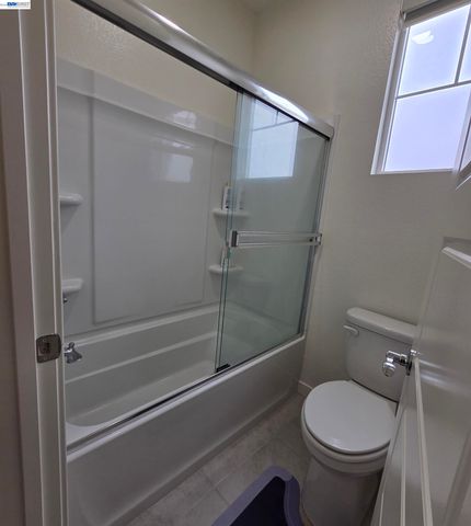 5390 Shenandoah Valley Ln A, Antioch, CA 94531