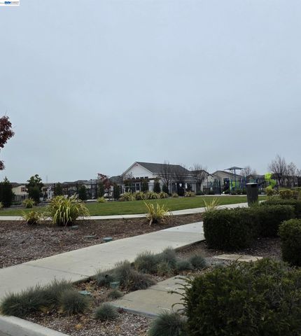 5390 Shenandoah Valley Ln A, Antioch, CA 94531