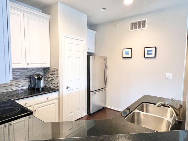 2400 Mccue Road 347, Houston, TX 77056