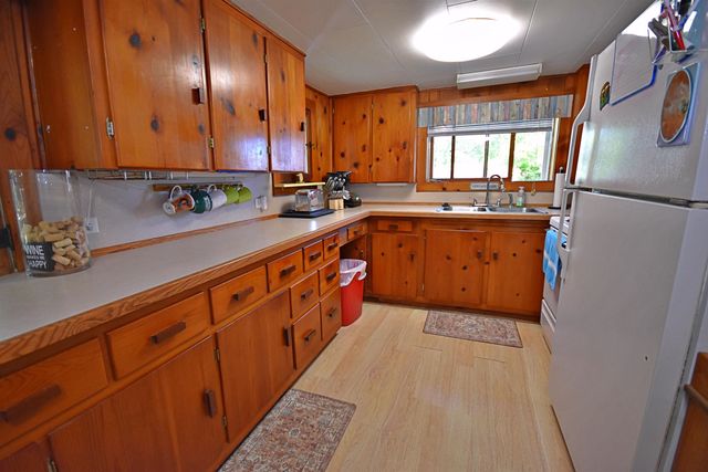 1900 Pavilion Drive, Lake City, MI 49651