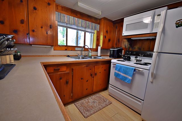 1900 Pavilion Drive, Lake City, MI 49651