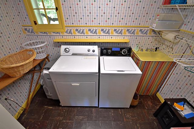 1900 Pavilion Drive, Lake City, MI 49651