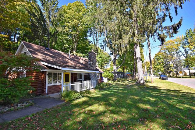 1900 Pavilion Drive, Lake City, MI 49651