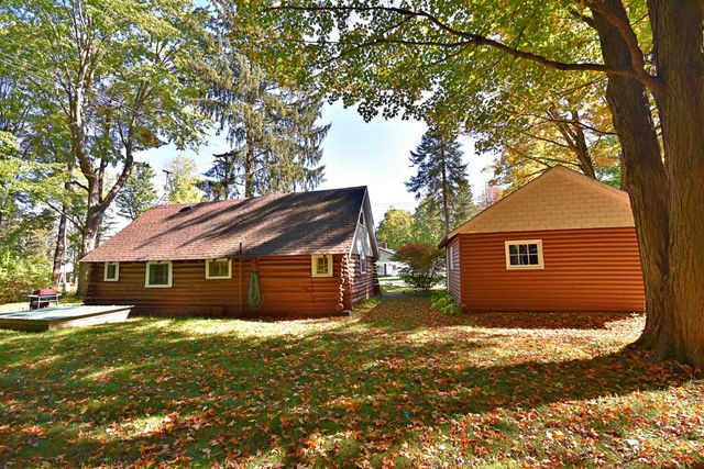 1900 Pavilion Drive, Lake City, MI 49651