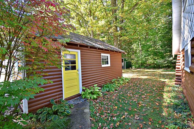 1900 Pavilion Drive, Lake City, MI 49651