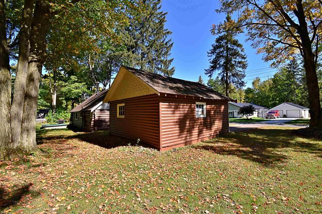 1900 Pavilion Drive, Lake City, MI 49651