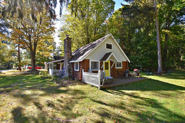 1900 Pavilion Drive, Lake City, MI 49651