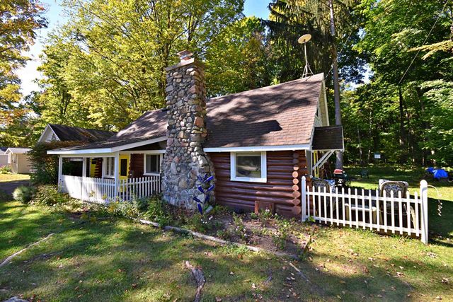 1900 Pavilion Drive, Lake City, MI 49651