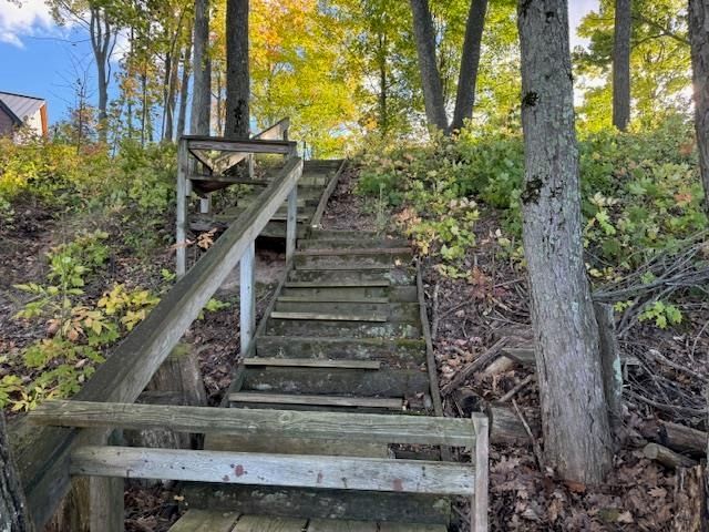 1900 Pavilion Drive, Lake City, MI 49651