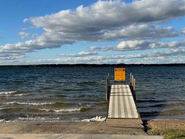 1900 Pavilion Drive, Lake City, MI 49651