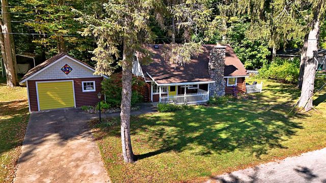 1900 Pavilion Drive, Lake City, MI 49651