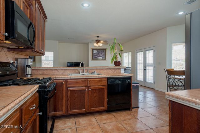 7350 ROSAS Way, Canutillo, TX 79835