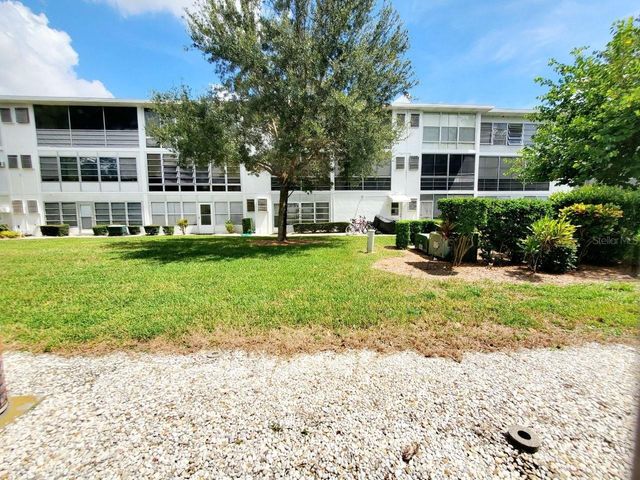 8555 112TH STREET 106, Seminole, FL 33772