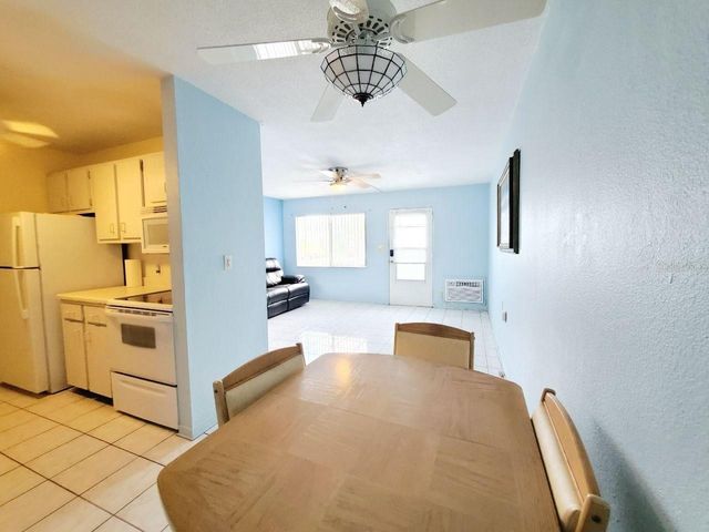 8555 112TH STREET 106, Seminole, FL 33772