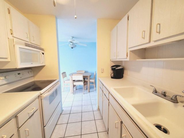 8555 112TH STREET 106, Seminole, FL 33772