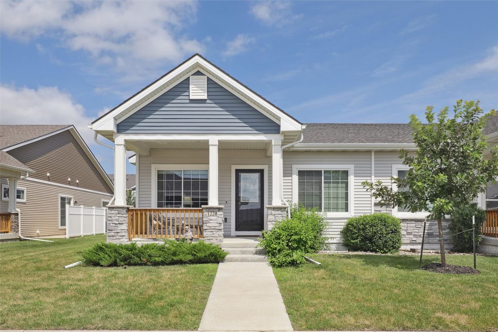 1228 S Atticus Street, West Des Moines, IA 50266