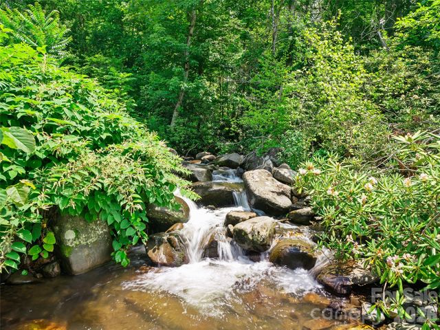 253 Odoms Chapel Road, Bakersville, NC 28705