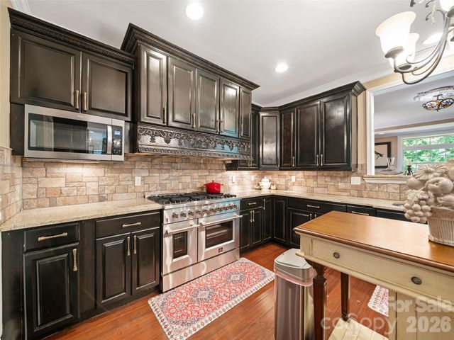 253 Odoms Chapel Road, Bakersville, NC 28705