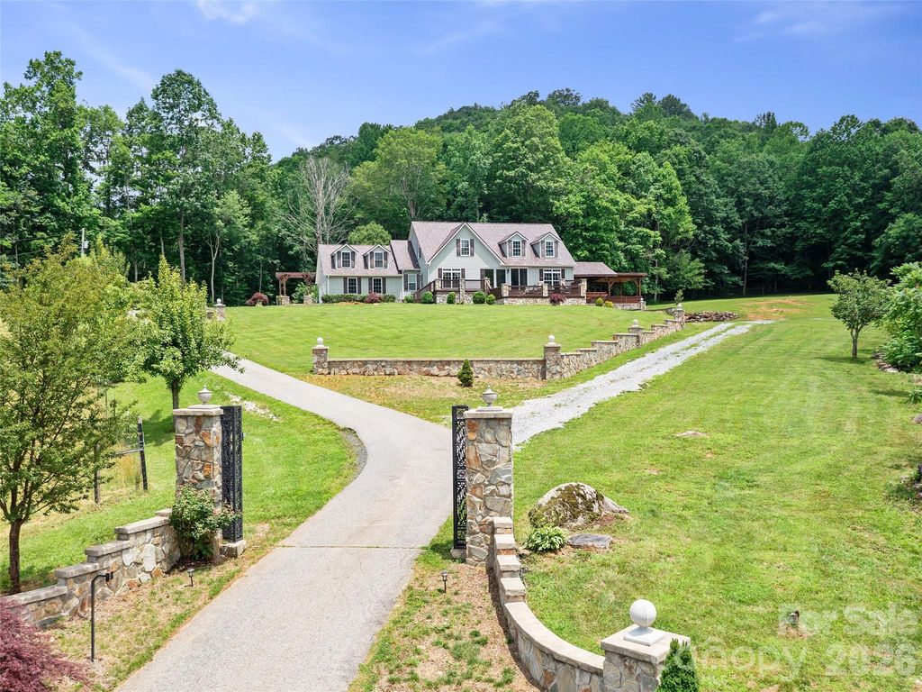 253 Odoms Chapel Road, Bakersville, NC 28705
