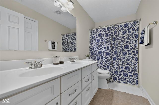 11133 Lexi Lane, Fishers, IN 46040