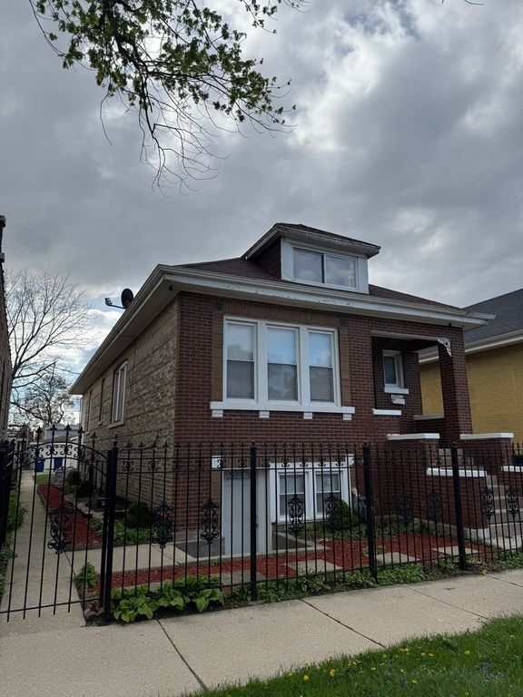 2326 S 58th Court, Cicero, IL 60804