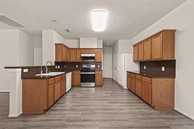 13915 Maleewan Lane, Sugar Land, TX 77498