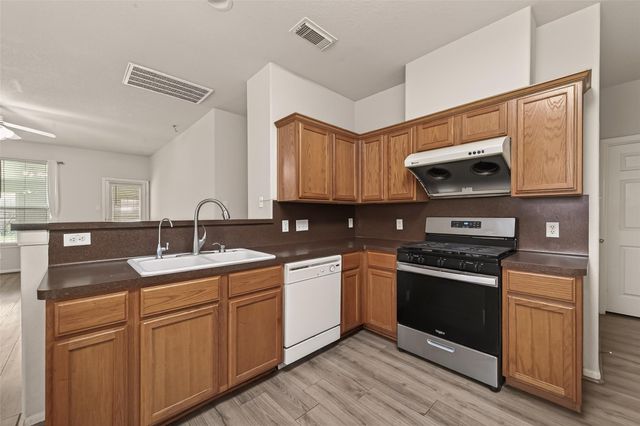 13915 Maleewan Lane, Sugar Land, TX 77498