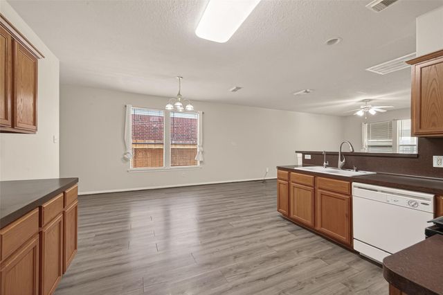 13915 Maleewan Lane, Sugar Land, TX 77498