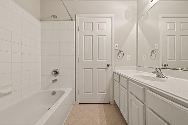 13915 Maleewan Lane, Sugar Land, TX 77498