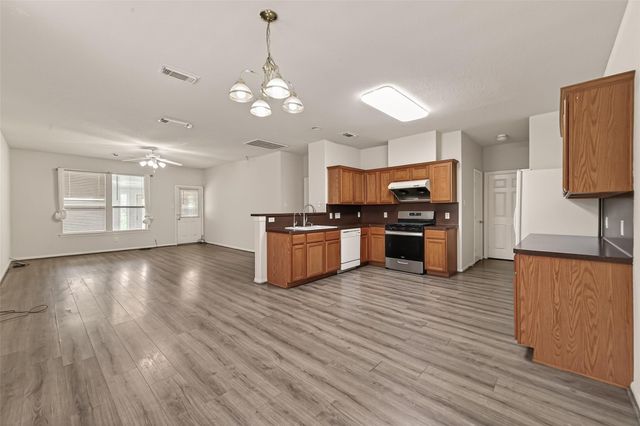 13915 Maleewan Lane, Sugar Land, TX 77498