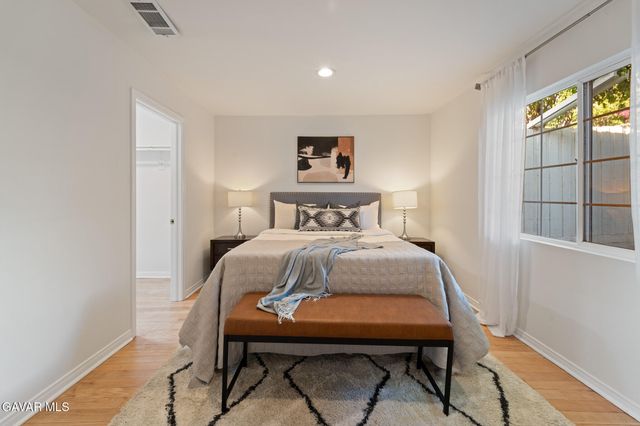 1637 N Alvarado Street, Los Angeles, CA 90026