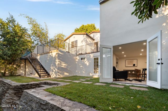 1637 N Alvarado Street, Los Angeles, CA 90026