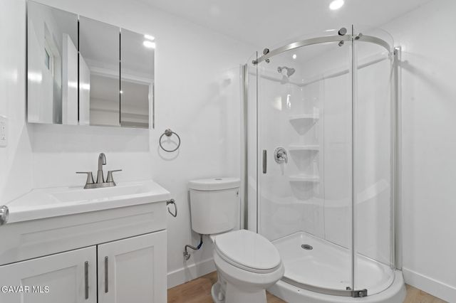 1637 N Alvarado Street, Los Angeles, CA 90026