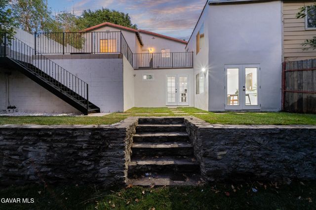 1637 N Alvarado Street, Los Angeles, CA 90026