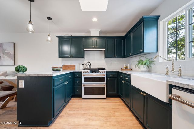 1637 N Alvarado Street, Los Angeles, CA 90026