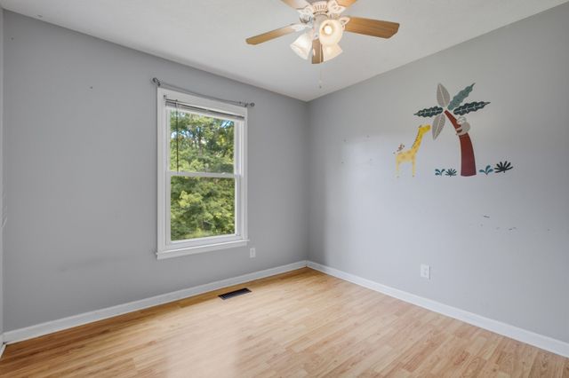 325 Clyde Wix Rd, Westmoreland, TN 37186