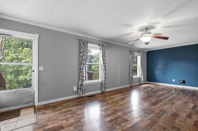 325 Clyde Wix Rd, Westmoreland, TN 37186