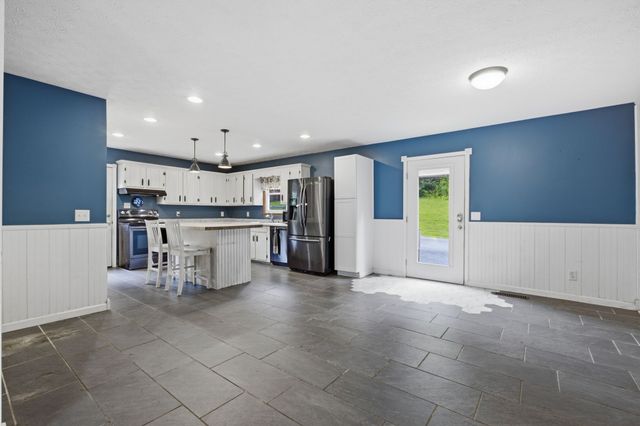 325 Clyde Wix Rd, Westmoreland, TN 37186