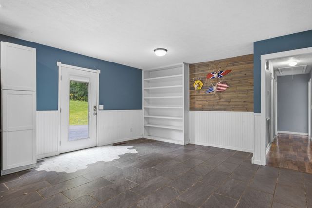 325 Clyde Wix Rd, Westmoreland, TN 37186