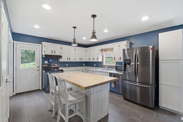 325 Clyde Wix Rd, Westmoreland, TN 37186
